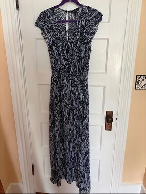 Exquisite WHBM Navy and White Printed Maxi Dress. Size S. Shell and lining.